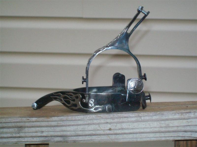 BULLZILLA TROPHY Spurs