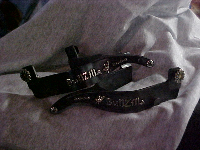 BULLZILLA TROPHY Spurs